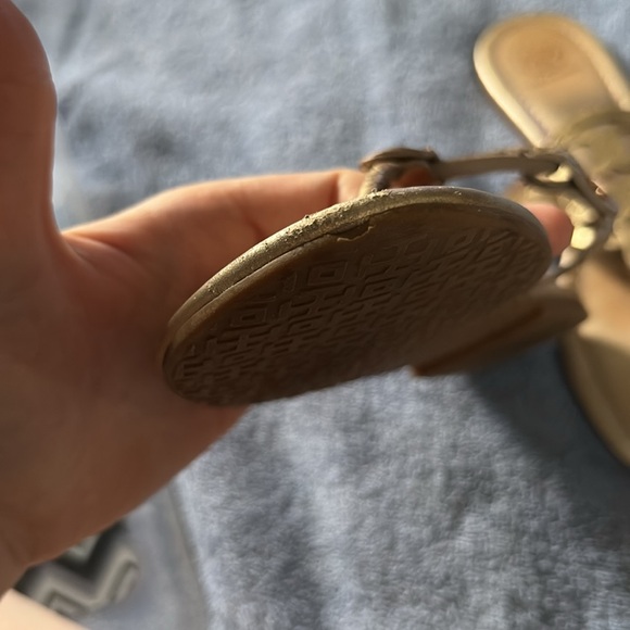 Tory Burch Gold Sandals 💛 - Picture 16 of 16